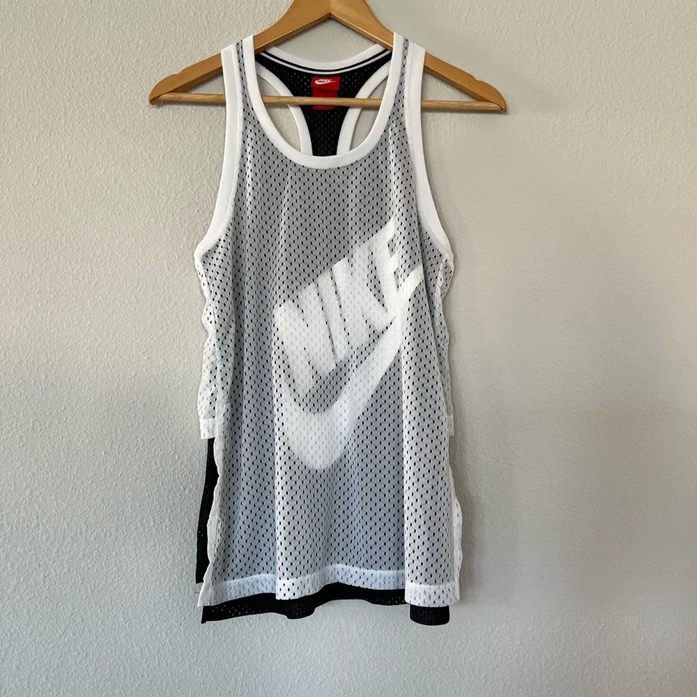Like New! Nike Muscle 💪🏼 Tank! - Picture 1 of 7